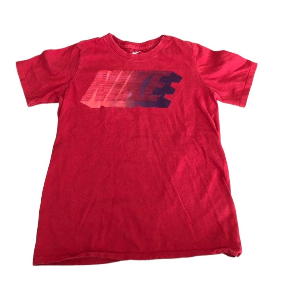 Nike t-shirt size M (age 10/11)